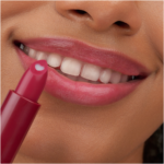 Essence Bold Blackberry Heart Core Fruity Lip Balm 3g