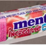 Mentos Incredible Chew! Strawberry Flavoured Chewy Candy 47g